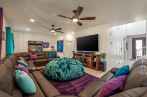Coachella Play - 6BR Multi-Gen Fun Zone and Retreat with free heated pool